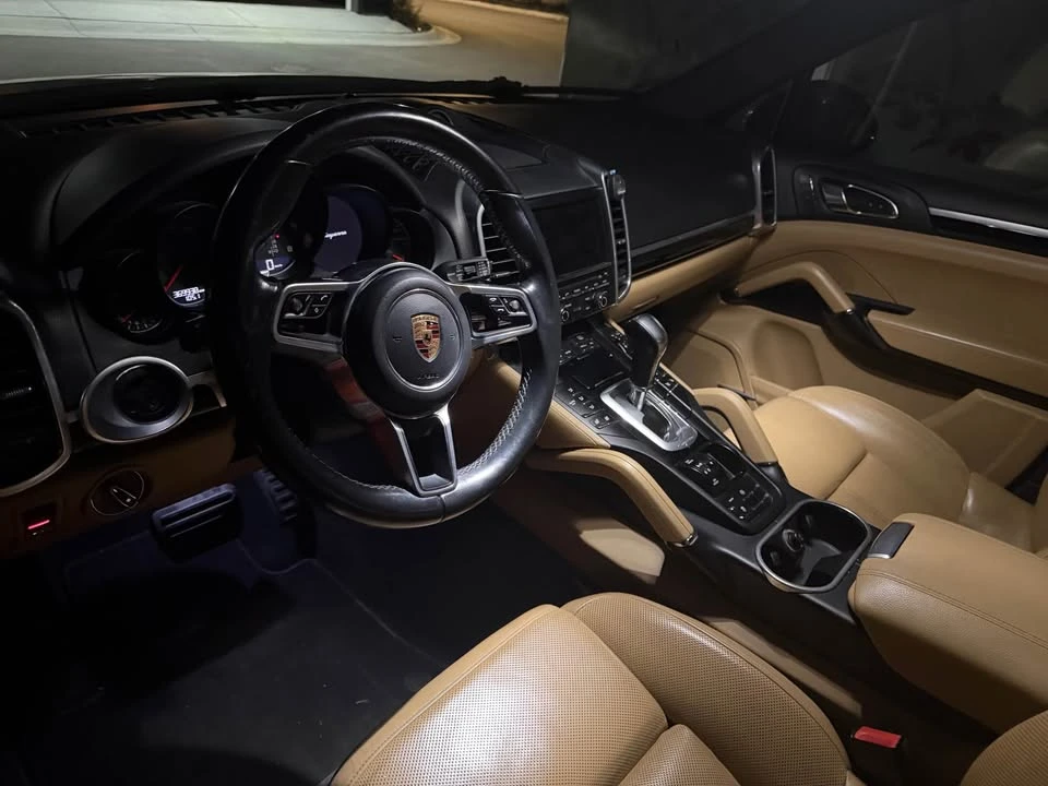 2016 Porsche 958 Cayenne - Image 6 of 8