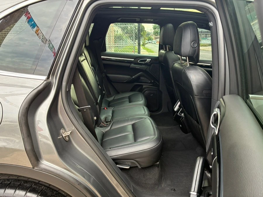 2016 Porsche 958 Cayenne - Image 12 of 17