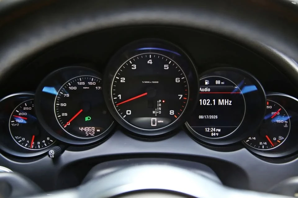 2016 Porsche 958 Cayenne - Image 11 of 20