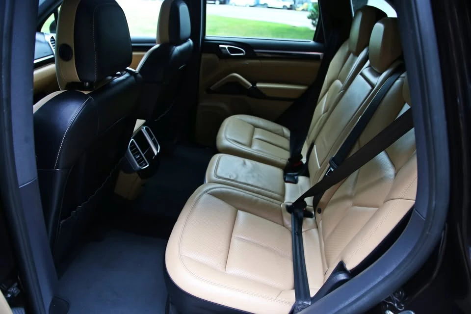 2016 Porsche 958 Cayenne - Image 11 of 20