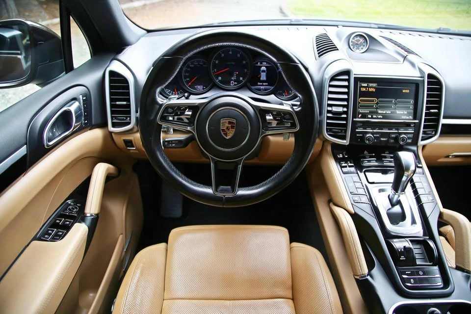 2016 Porsche 958 Cayenne - Image 16 of 20