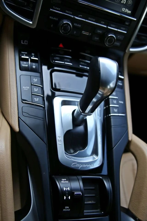 2016 Porsche 958 Cayenne - Image 14 of 20