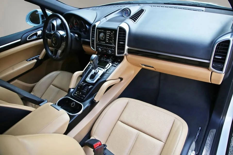 2016 Porsche 958 Cayenne - Image 17 of 20
