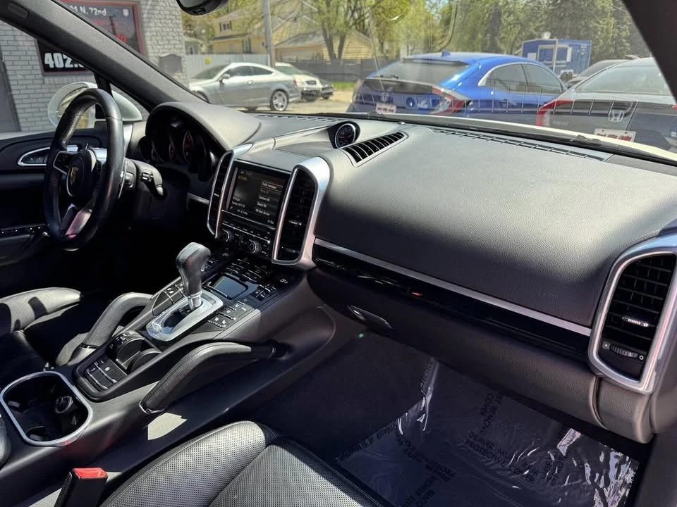 2016 Porsche 958 Cayenne - Image 13 of 20