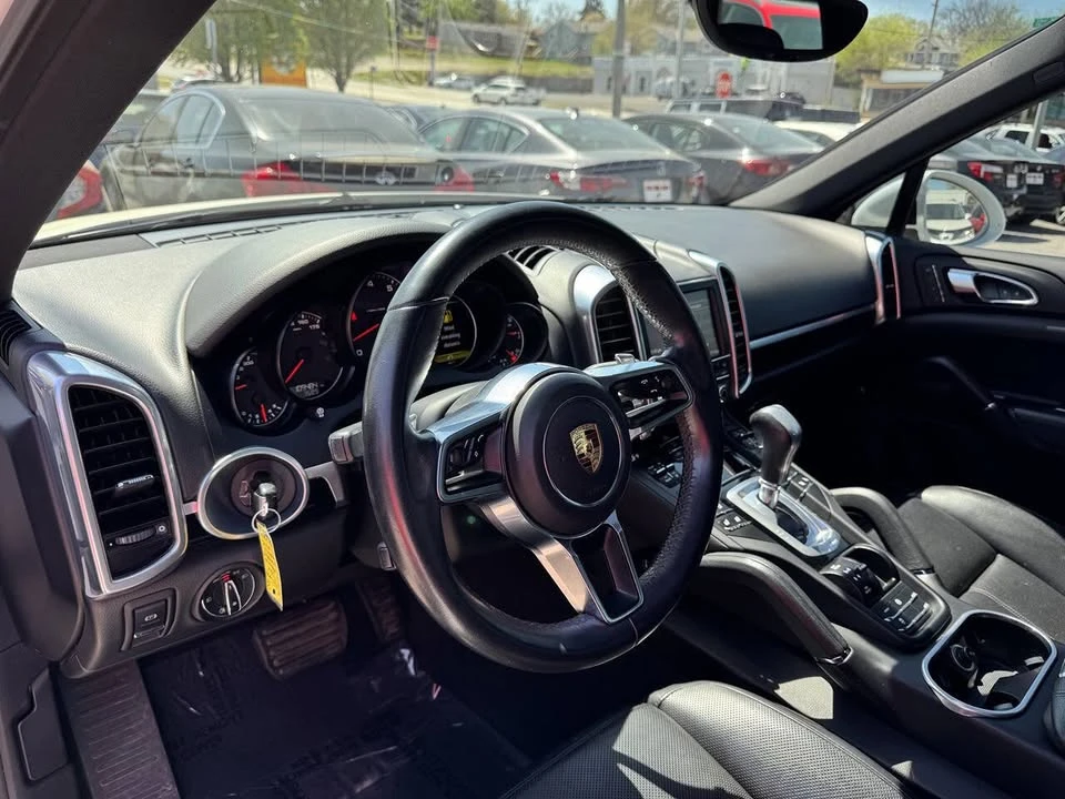 2016 Porsche 958 Cayenne - Image 11 of 20