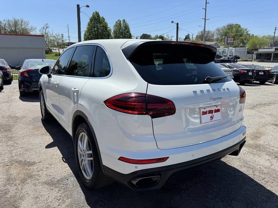 2016 Porsche 958 Cayenne - Image 9 of 20