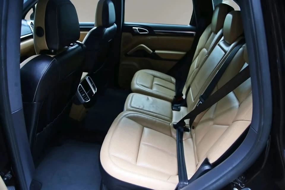 2016 Porsche 958 Cayenne - Image 16 of 20