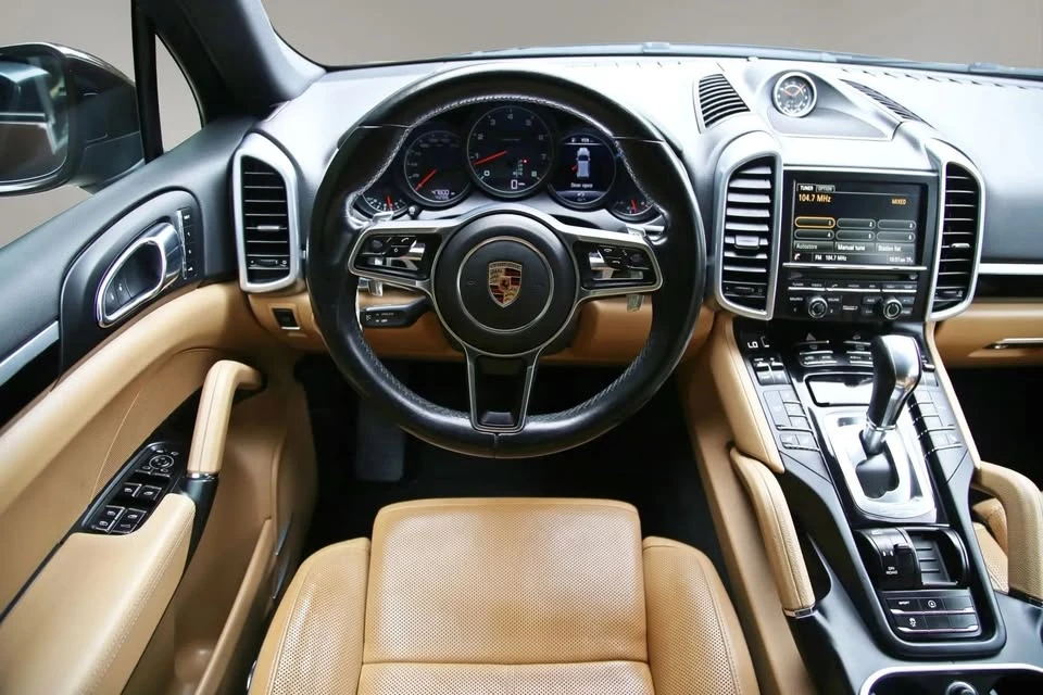 2016 Porsche 958 Cayenne - Image 10 of 20