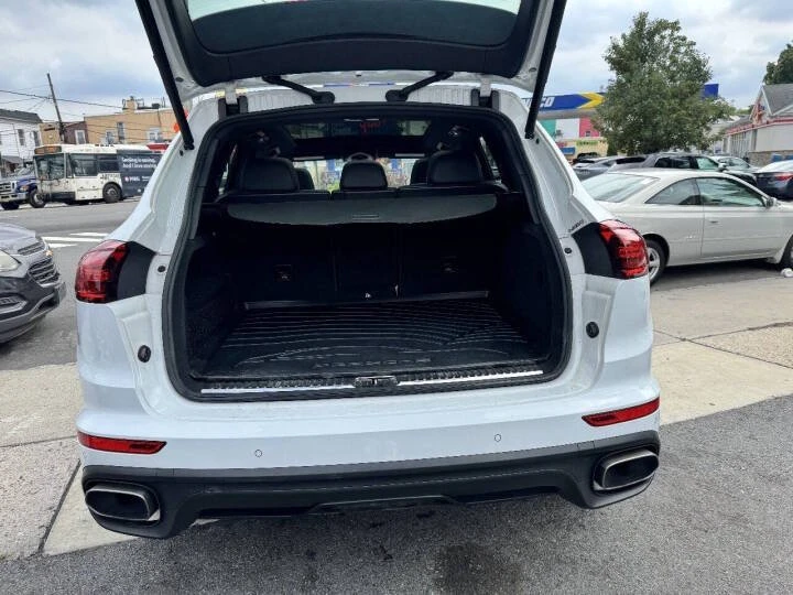 2016 Porsche 958 Cayenne - Image 8 of 8