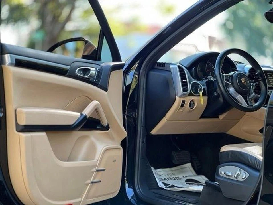 2016 Porsche 958 Cayenne - Image 9 of 20