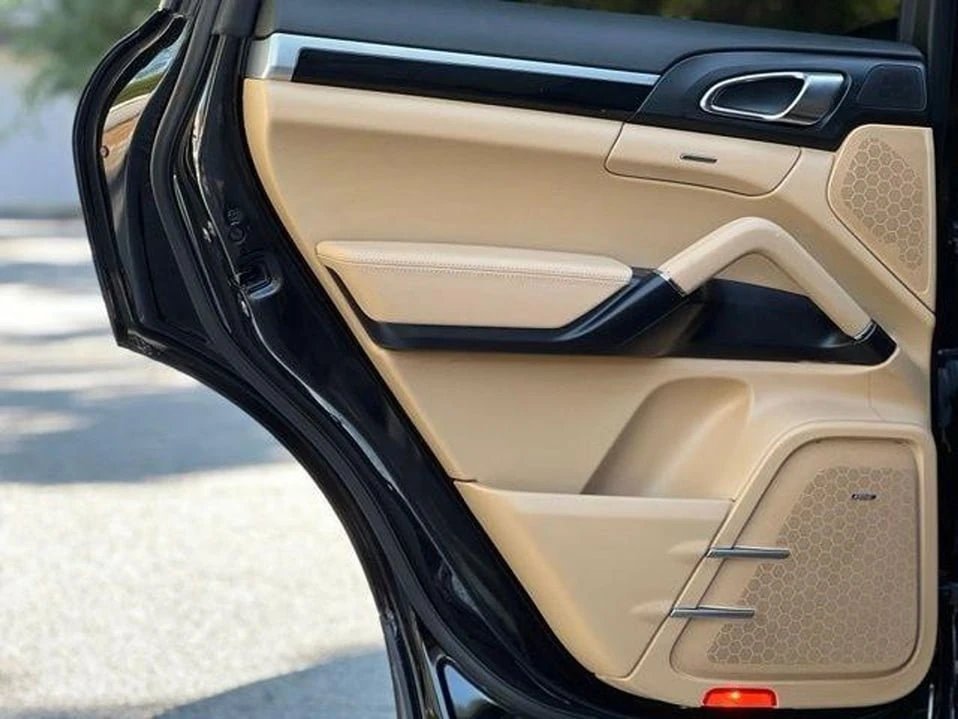 2016 Porsche 958 Cayenne - Image 14 of 20