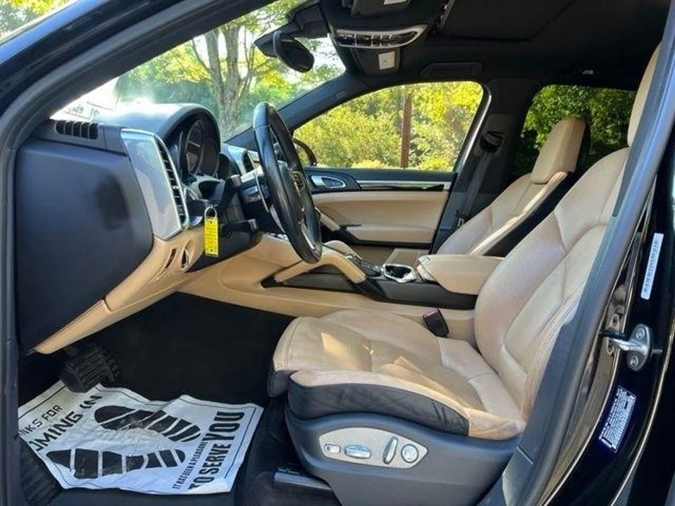 2016 Porsche 958 Cayenne - Image 12 of 20