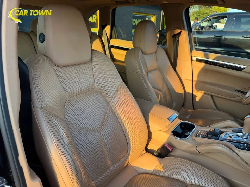 2016 Porsche 958 Cayenne - Image 19 of 20