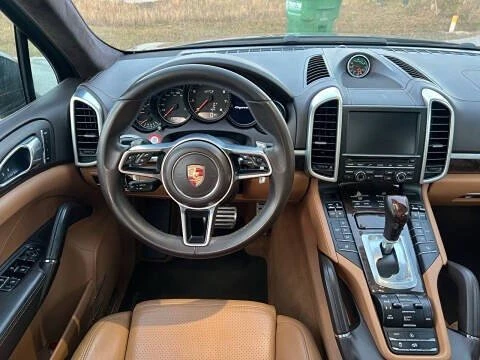 2016 Porsche 958 Cayenne - Image 12 of 20