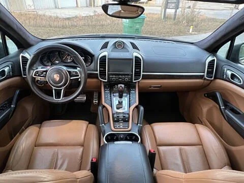 2016 Porsche 958 Cayenne - Image 11 of 20