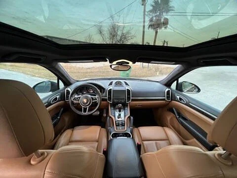 2016 Porsche 958 Cayenne - Image 10 of 20