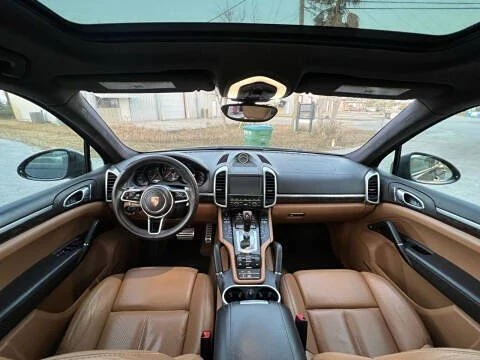 2016 Porsche 958 Cayenne - Image 9 of 20