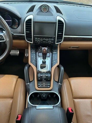 2016 Porsche 958 Cayenne - Image 14 of 20