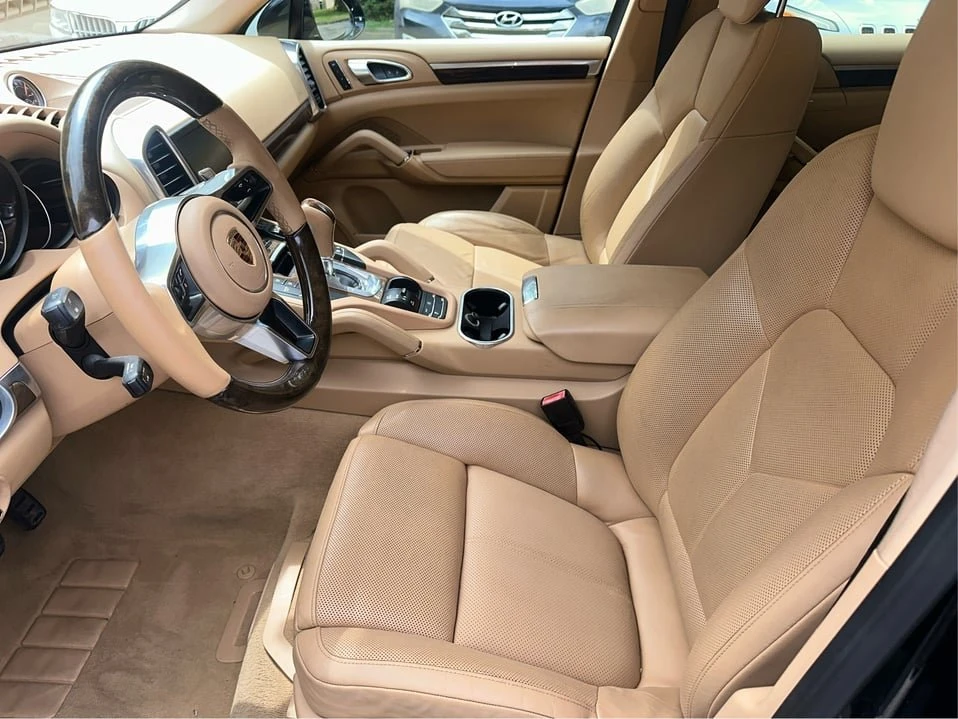 2016 Porsche 958 Cayenne - Image 9 of 20