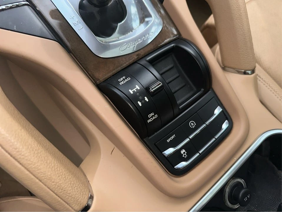 2016 Porsche 958 Cayenne - Image 19 of 20