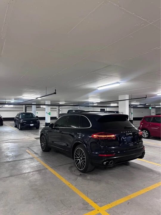 2016 Porsche 958 Cayenne - Image 4 of 8