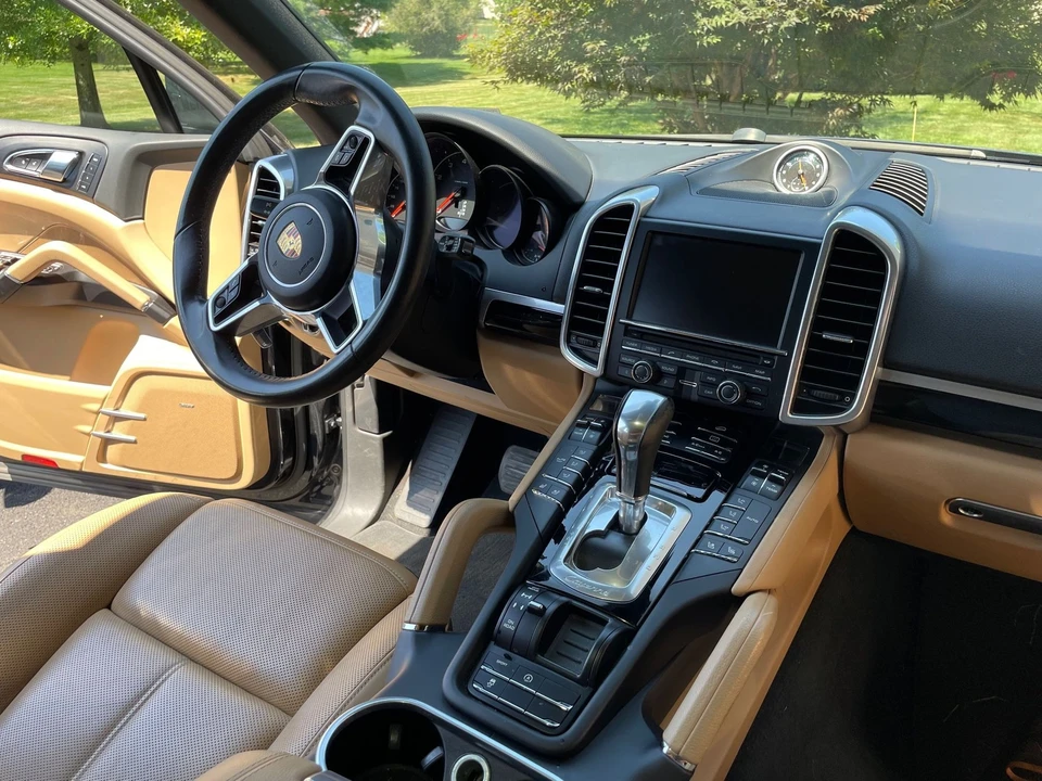 2016 Porsche 958 Cayenne - Image 2 of 7