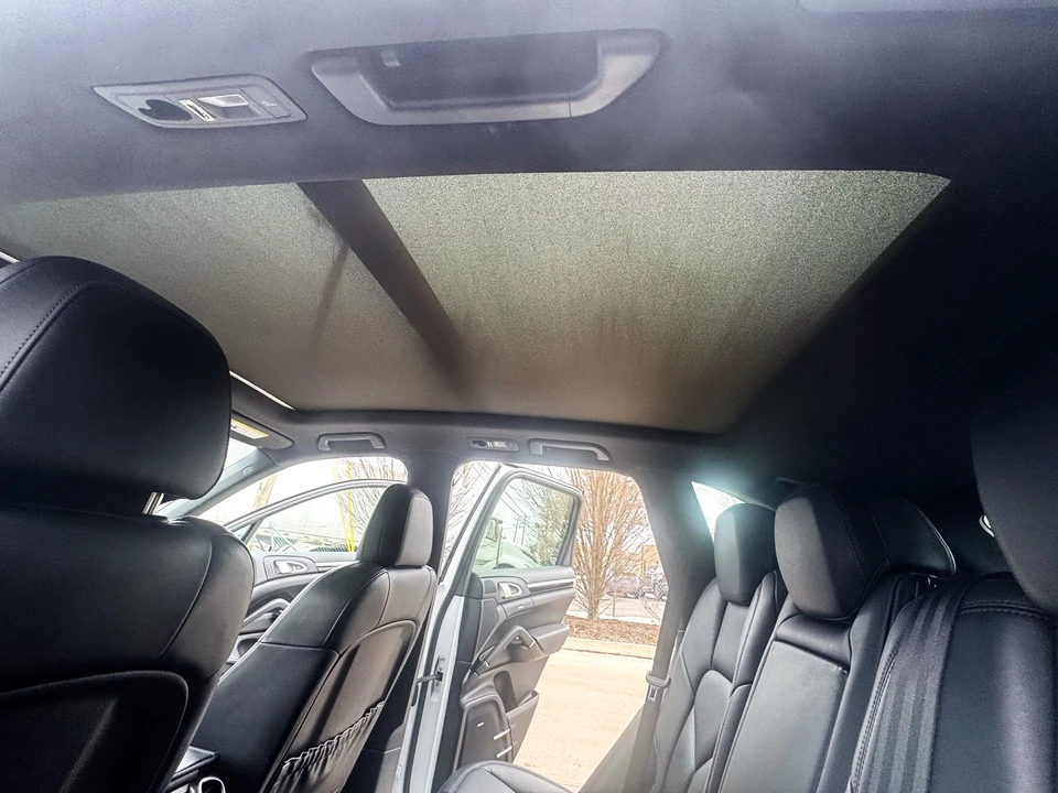 2016 Porsche - Image 24 of 31