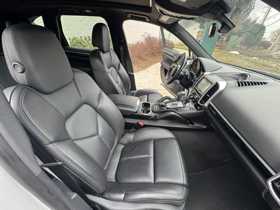 2016 Porsche - Image 27 of 31