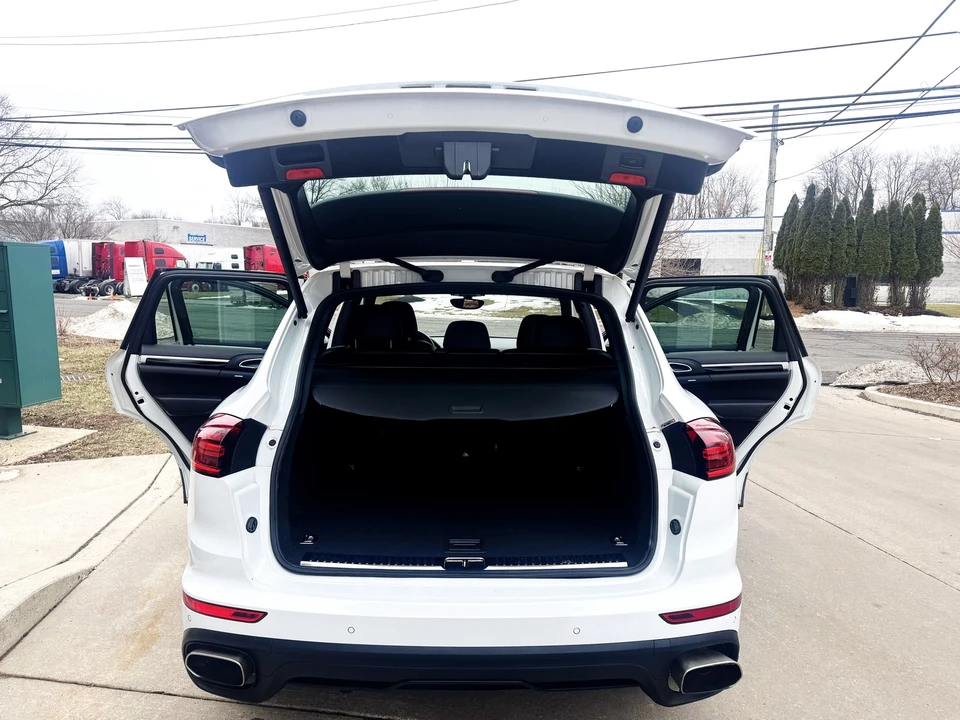 2016 Porsche 958 Cayenne - Image 14 of 21