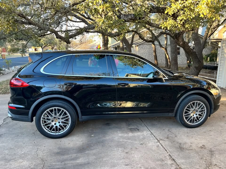 2016 Porsche 958 Cayenne - Image 2 of 11