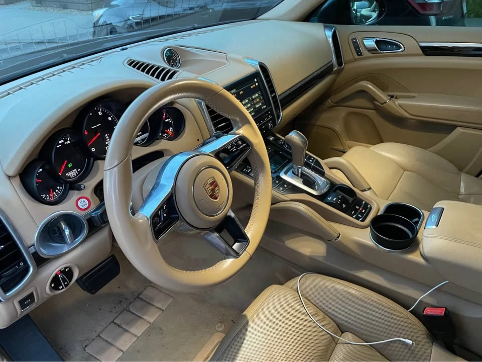 2016 Porsche 958 Cayenne - Image 6 of 9