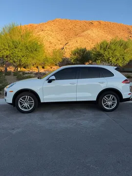 2016 Porsche Cayenne Platinum Edition Sport Utility 4D