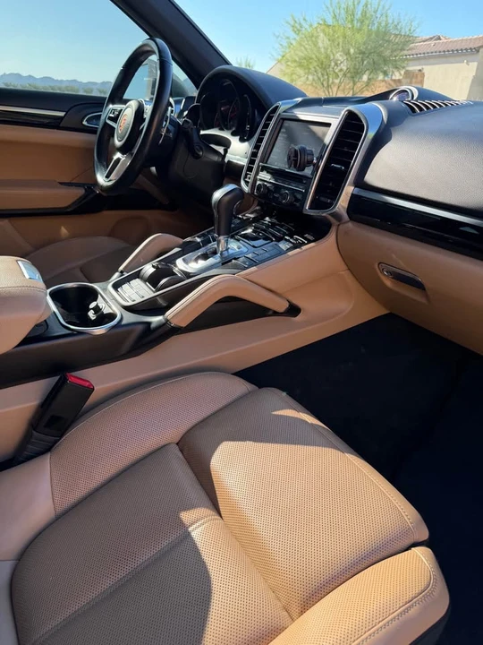 2016 Porsche 958 Cayenne - Image 2 of 16