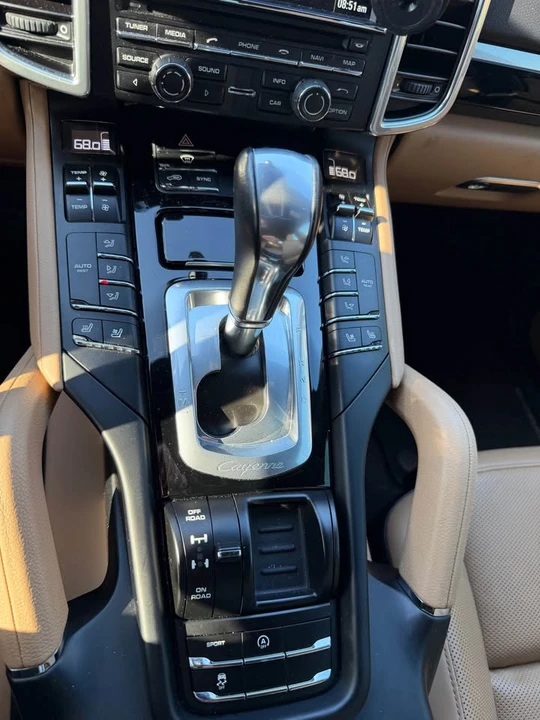 2016 Porsche 958 Cayenne - Image 4 of 16