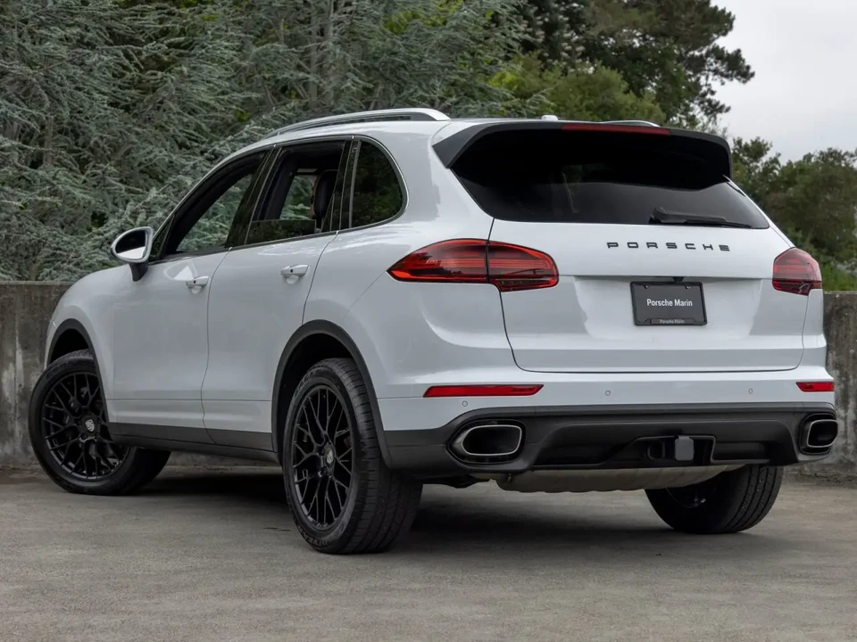 2016 Porsche 958 Cayenne - Image 3 of 5