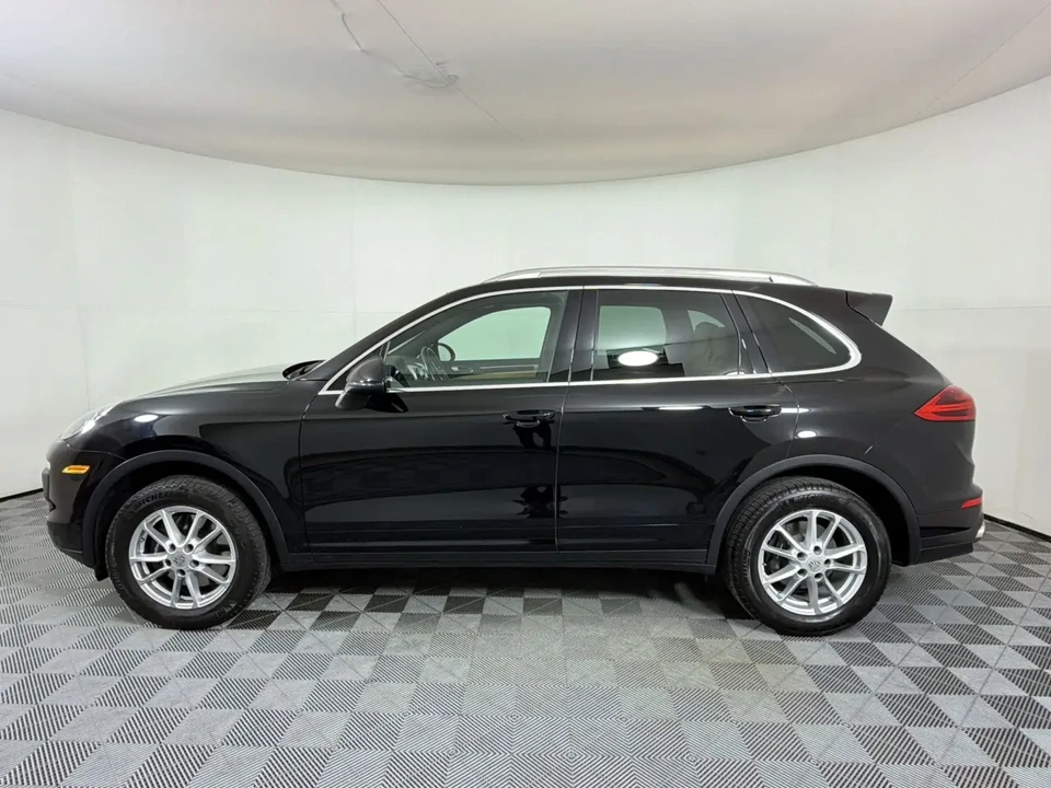 2016 Porsche 958 Cayenne - Image 2 of 5