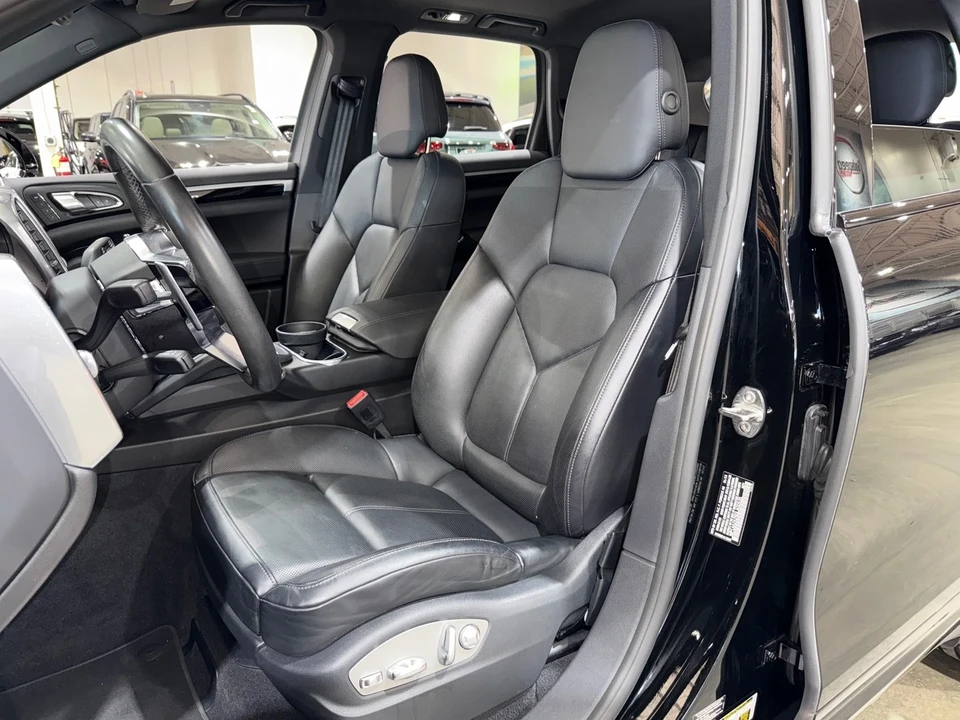 2016 Porsche 958 Cayenne - Image 9 of 12