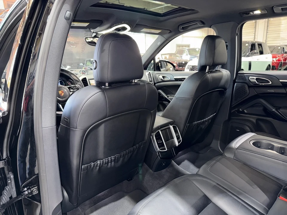 2016 Porsche 958 Cayenne - Image 11 of 12