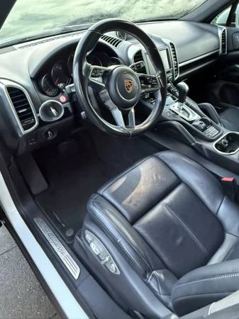 2016 Porsche 958 Cayenne - Image 7 of 10