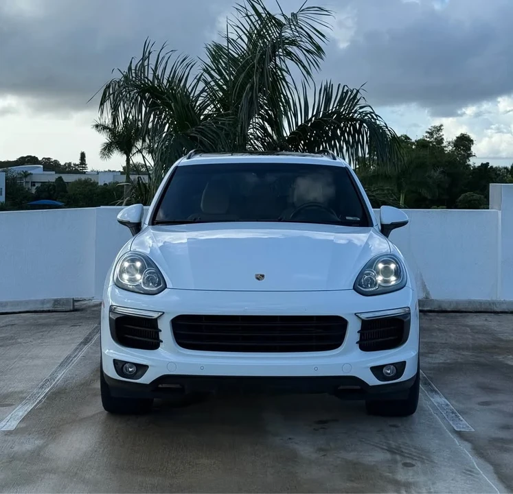 2016 Porsche 958 Cayenne S - Image 5 of 17