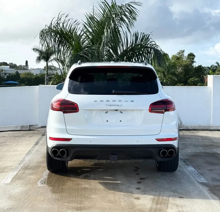 2016 Porsche 958 Cayenne S - Image 4 of 17