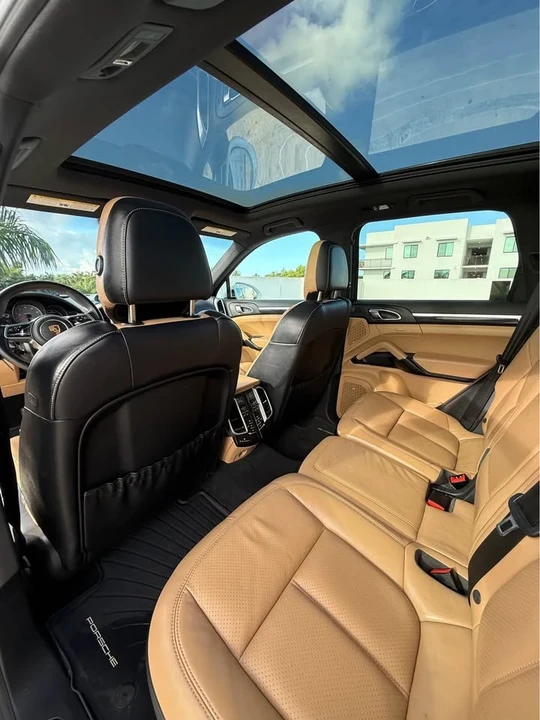 2016 Porsche 958 Cayenne S - Image 10 of 17