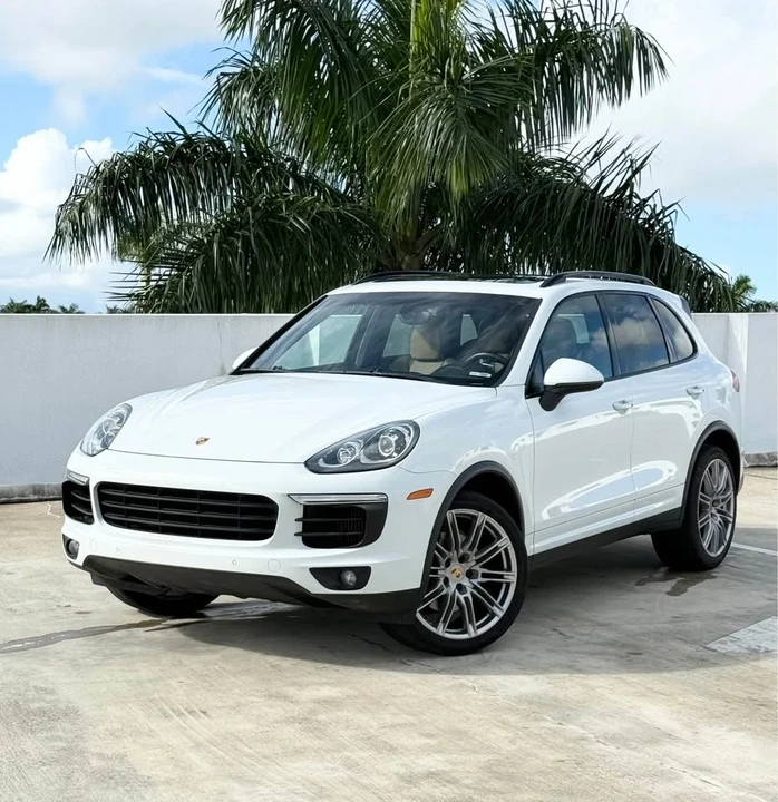 2016 Porsche 958 Cayenne S - Image 7 of 17