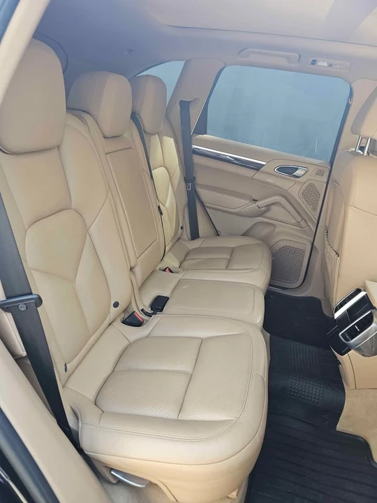 2016 Porsche 958 Cayenne S - Image 9 of 10