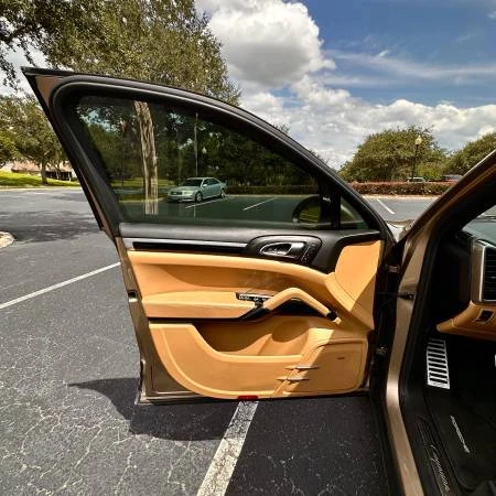 2016 Porsche 958 Cayenne S - Image 13 of 18