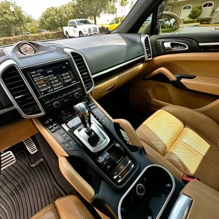 2016 Porsche 958 Cayenne S - Image 6 of 18
