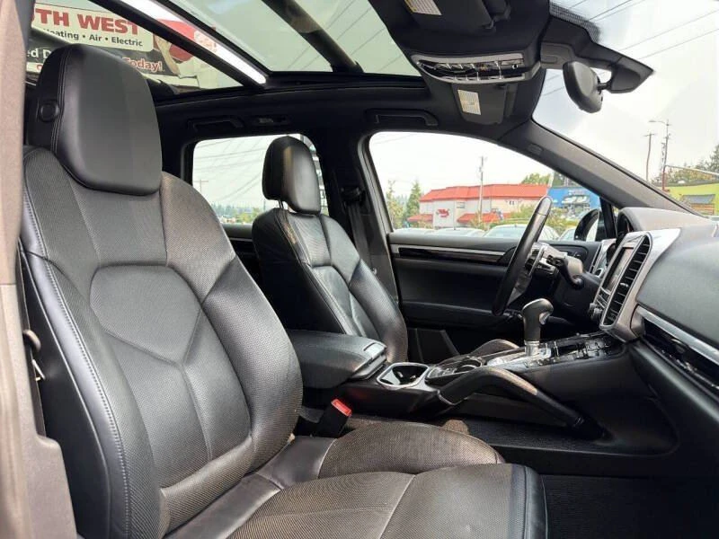 2016 Porsche 958 Cayenne S - Image 17 of 19