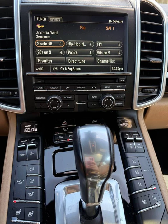2016 Porsche 958 Cayenne S - Image 10 of 24