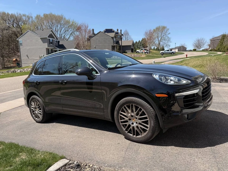 2016 Porsche 958 Cayenne S - Image 4 of 24