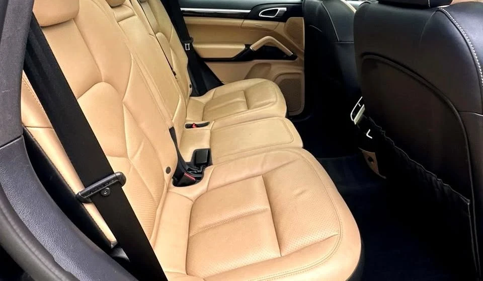 2016 Porsche 958 Cayenne S - Image 9 of 17